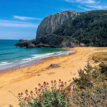 Ozollo Bekoa - Casa Con Piscina En El Corazon De Urdaibai. Hébergement de vacances